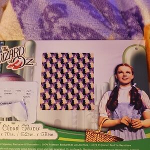 Cloud Throw Blanket - Purple and White